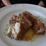 アチェーロ - ツレが頼んだ若鶏もも肉のガーリックロースト、ローズマリー風味