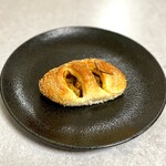 ヒルサイドパントリー - ヒヨコ豆カレーのパン