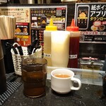 油そば春日亭 - 店内の様子1