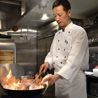 脇屋友詞氏より継承した新しい中華を新山が昇華させた超絶中華