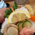 Iroha Zushi - 海鮮丼（600円）