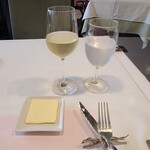 シェ・ソーマ - 白ワイングラス＠600円