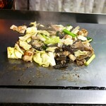 ホルモン料理専門處 利根屋 - 