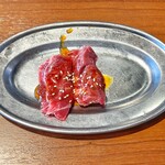 焼肉はせ川 - ×1で注文するとホントにちょっとしかお皿の上にお肉のってないから、通常注文は×2、好きなもの は×3〜4ぐらいで（次回、来店する自分へ伝言）