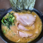 ラーメン 杉田家 - チャーシューメン　並