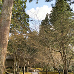 Kyouto Oohara Sanzenin - 有清園と往生極楽院の背後
