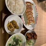 餃子屋 弐ノ弐 ソラリアプラザ店 - 