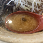 Yaki Ago Ramen Koike - 塩らーめんとは思えない色味。焼きあごの出汁がしっかり香ります。
