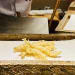 日本橋 蕎ノ字 - ◎白魚の天ぷらは塩で頂く。酒のつまみにも最高❗️