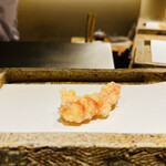 日本橋 蕎ノ字 - ◆車海老（鹿児島産）
      ☆一つ目の海老は塩で頂く。絶妙な火入れ加減❗️