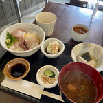 魚飯 - 海鮮丼ランチ　1,000円
