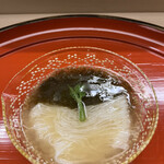 赤坂 菊乃井 - 昼懐石１３３１０円。もずく酢と長芋そうめん。三杯酢の加減が柔らかくて良かったです(^｡^)