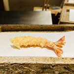 日本橋 蕎ノ字 - ◎２つ目の海老は天つゆで頂く。やっぱり最高に美味い天ぷらだ❣️