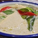 ビアタイ - グリーンカレー。
      ちょっとココナッツミルクが多くて甘め