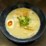 まるきや翔華 - 豚骨ラーメン（680円）