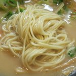 まるきや翔華 - 豚骨ラーメン（麺はこんな感じ）