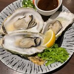 日本酒Dining 根岸 川木屋 - 蒸し牡蠣