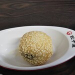 餃子屋 - ゴマ団子