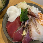 Tsukiji Hare no Hi Karuizawa Ten - 时令春季海鲜盖饭 加入鱿鱼 米饭大碗
