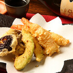Wafuudokoro Usagi - 大海老と季節の野菜天ぷら盛合わせ
