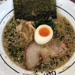 横濱家 - とんこつ塩ラーメン (869円)