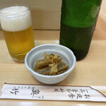 季節料理 魚竹 - ハートランドビール650円に付き出し。