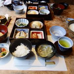 妙見石原荘 食菜石蔵 - 座ってから出てきます。全部　あたたかいです！