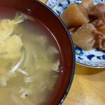 土橋寿司 - しらすのかき卵味噌汁！大根とイカゲソの煮物。飲みたくなるね！