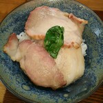 Ramen FeeL - 自作チャーシューのせご飯 