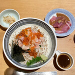 日本橋海鮮丼 つじ半 - ぜいたく丼(梅)