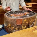 御料理ふじ居 - ほたるいかを焼いて