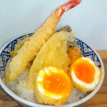 Tenpura Nonoka - 『室伏天丼』(えび￥220、きす￥120、半熟たまご￥120、 　なす￥90、かぼちゃ￥90、ごぼう￥90、さつまいも￥90) 　たれかけ御飯(大盛)￥250　合計￥1070