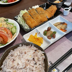 キッチンKaRen - 日替わりランチ。この日はサバフライ。ボリューム満点で1080円。