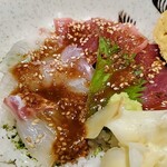 逸品料理屋 流石 - 胡麻だれをオン