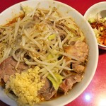 ラーメン二郎 - ラーメン半分＋ニンニク多め＋白ネギＳＫ