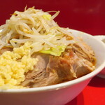 ラーメン二郎 - ラーメン半分＋ニンニク多め＋白ネギＳＫ