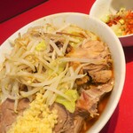 ラーメン二郎 - ラーメン半分＋ニンニク多め＋白ネギＳＫ