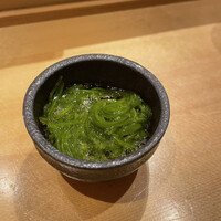 まんてん鮨 日比谷オクロジ店 - めかぶ