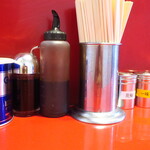 ラーメン二郎 - 卓上調味料