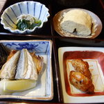 妙見石原荘 食菜石蔵 - 熱々のさつまあげも、焼立て鯵も全部美味しい！