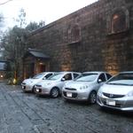 妙見石原荘 食菜石蔵 - おんなじレンタカーだらけ・・・どれかもうわかんないです