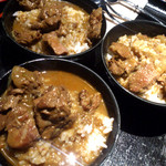 4人の食卓 - お腹いっぱいだったけど、まぁ食べてって！と提供されたダチョウのカレー