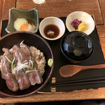 Iroriya - ステーキ丼ランプ