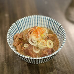 炭火焼肉ホルモン うらら - 牛すじ煮