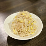 炭火焼肉ホルモン うらら - もやしナムル