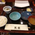 Tenshou - 昼の天ぷら定食（ごはん，味噌汁，香の物）