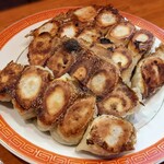 一品香 - 餃子 600円