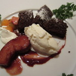 イタリアンダイニング・ミズキ - デザート②りんごの赤ワイン煮とガトーショコラ