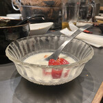 焼肉ホルモン 風土. - ホアジャオ苺ミルク