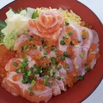 サーモンいくら丼